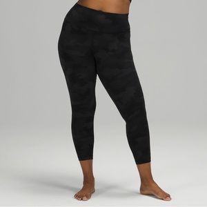 Lululemon align leggings 25” SIZE 6 BLACK CAMO